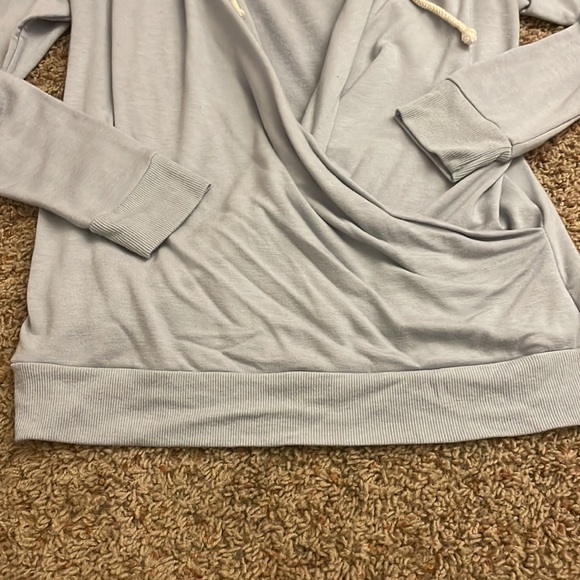 Ruby and Jenna Wrap sweatshirt - Picture 3 of 5